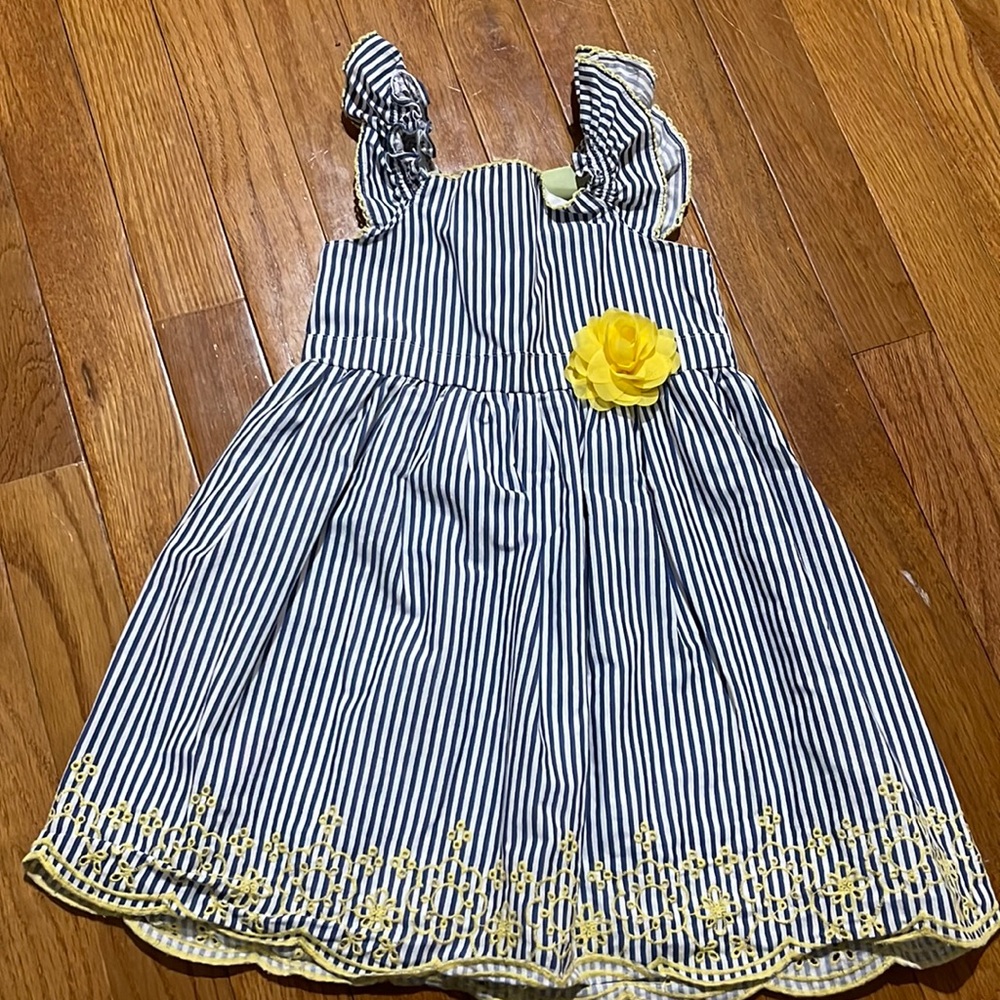 Striped dress size 3T